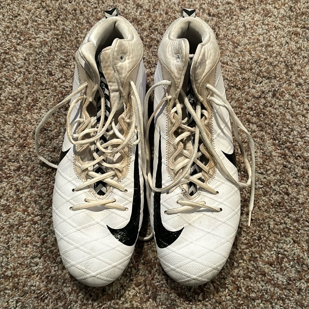 Nike Field General Size 15 Cleat barely worn Iowa Hawkeye